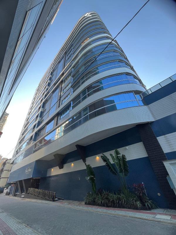 Apartamento à venda no Meia Praia: 