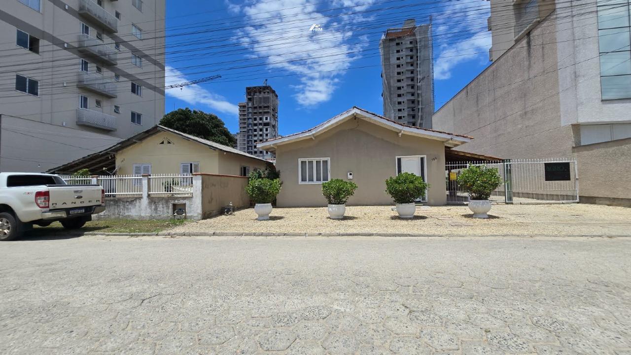 Terreno à venda no Perequê: 