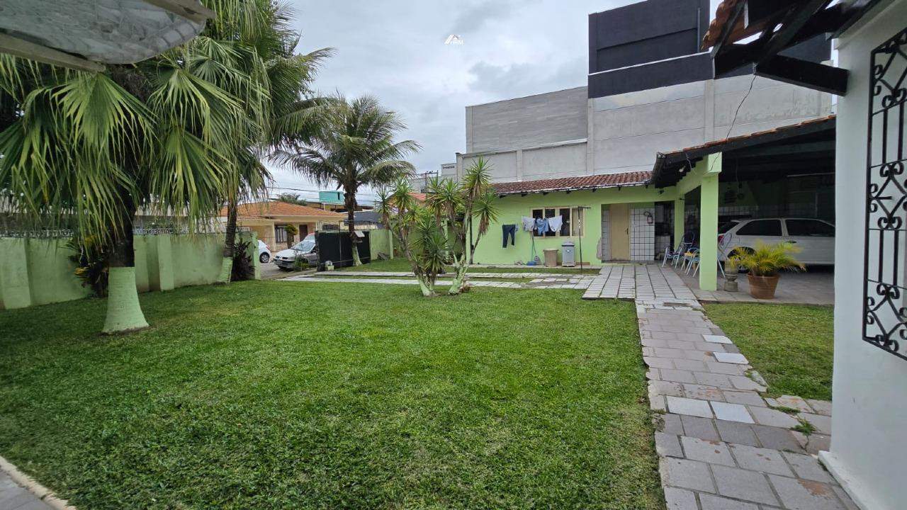 Casa à venda no Centro: 