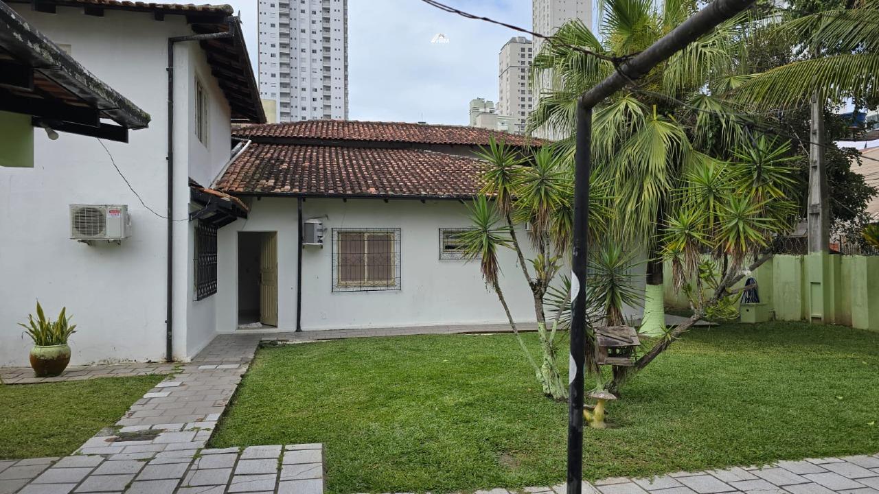 Casa à venda no Centro: 