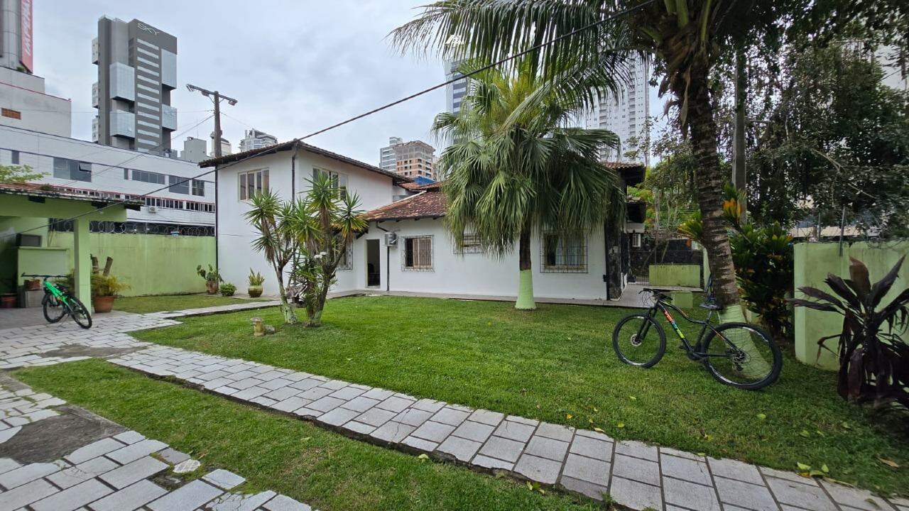 Casa à venda no Centro: 