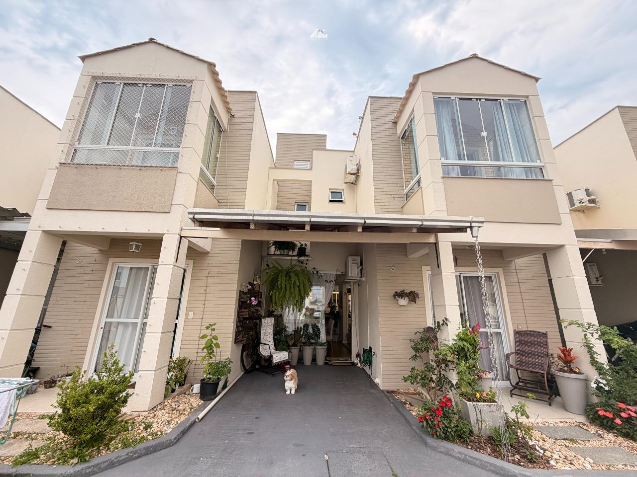 Casa de Condomínio à venda no Centro: 