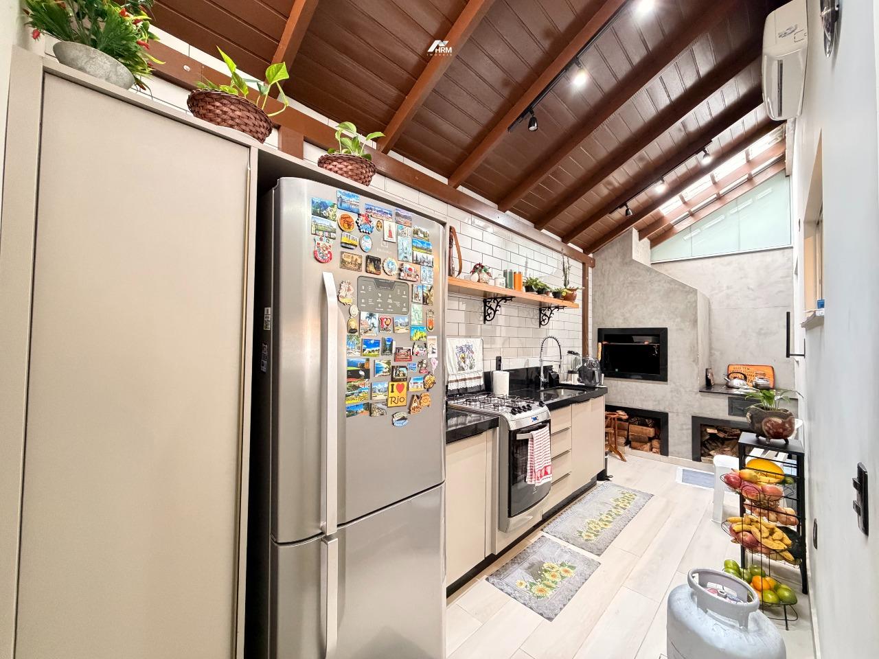 Casa de Condomínio à venda no Centro: 