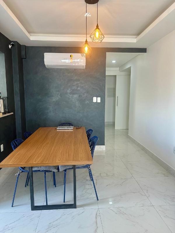 Apartamento à venda no Meia Praia: 