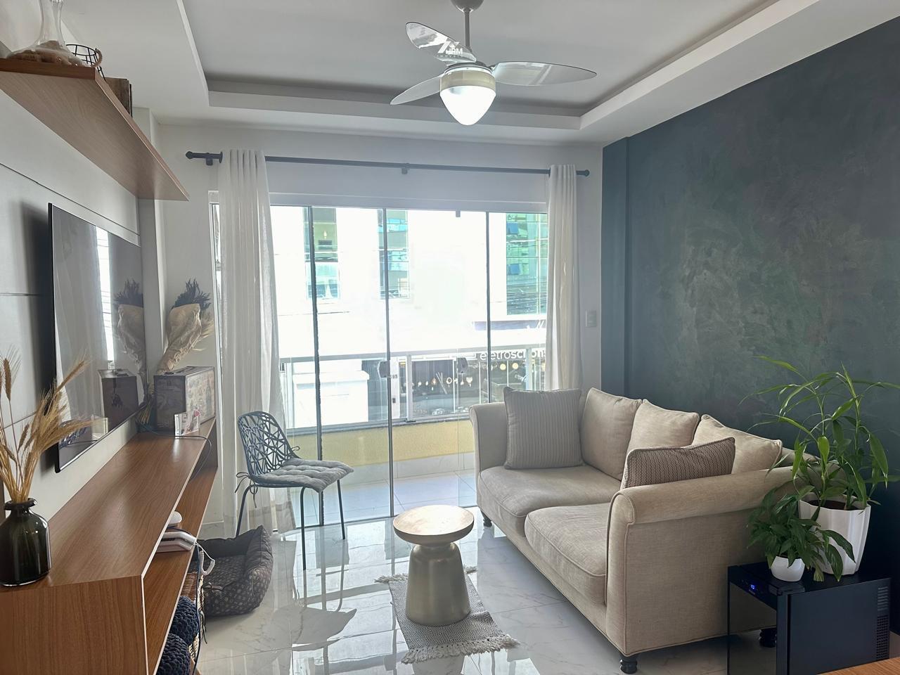 Apartamento à venda no Meia Praia: 