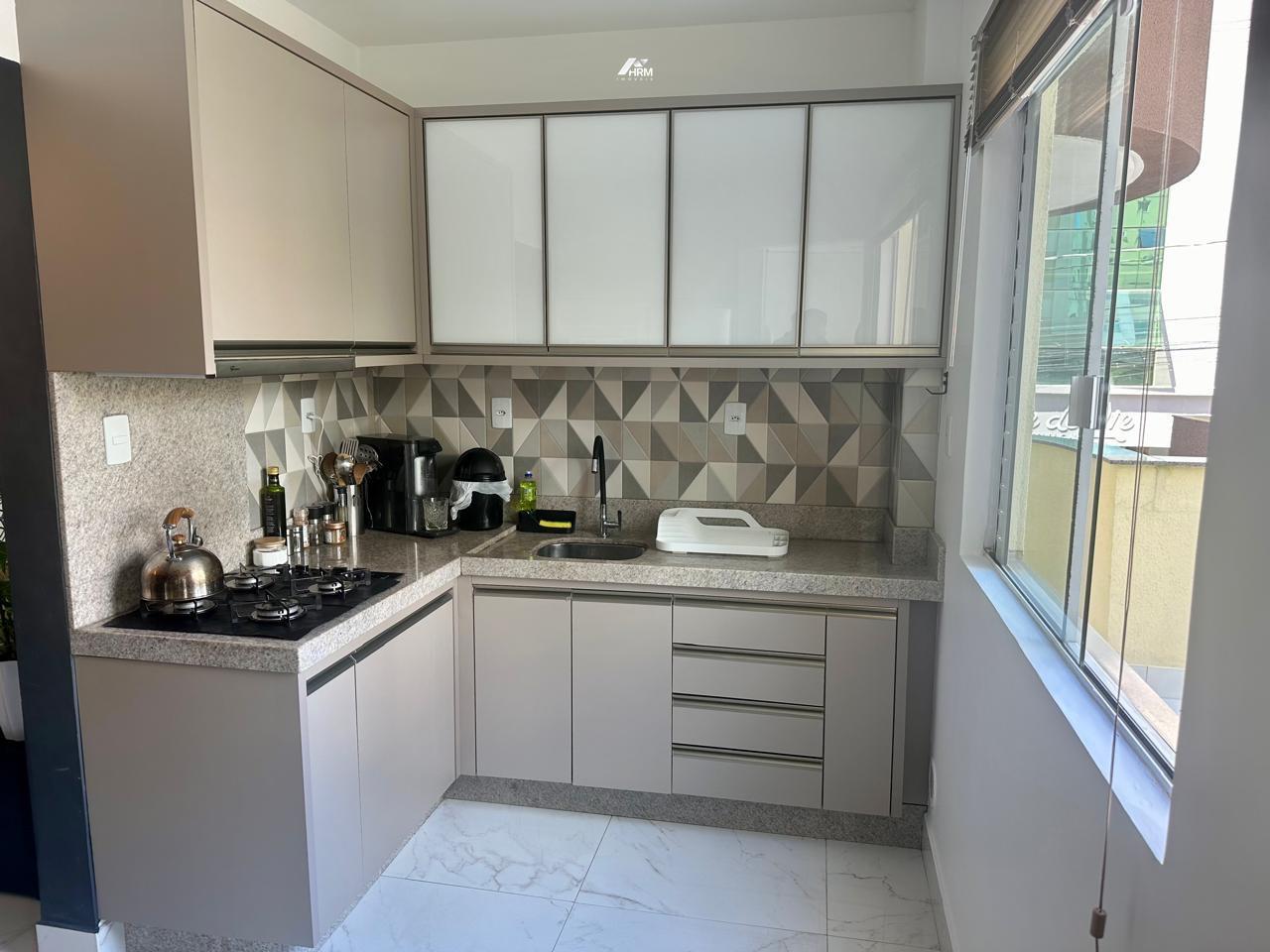 Apartamento à venda no Meia Praia: 