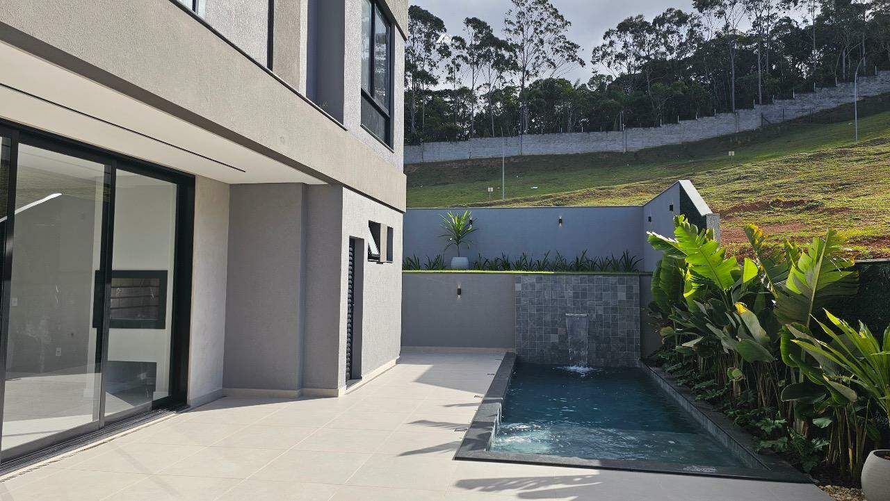 Casa de Condomínio à venda no Centro: 