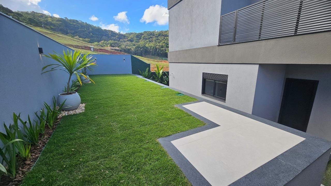 Casa de Condomínio à venda no Centro: 