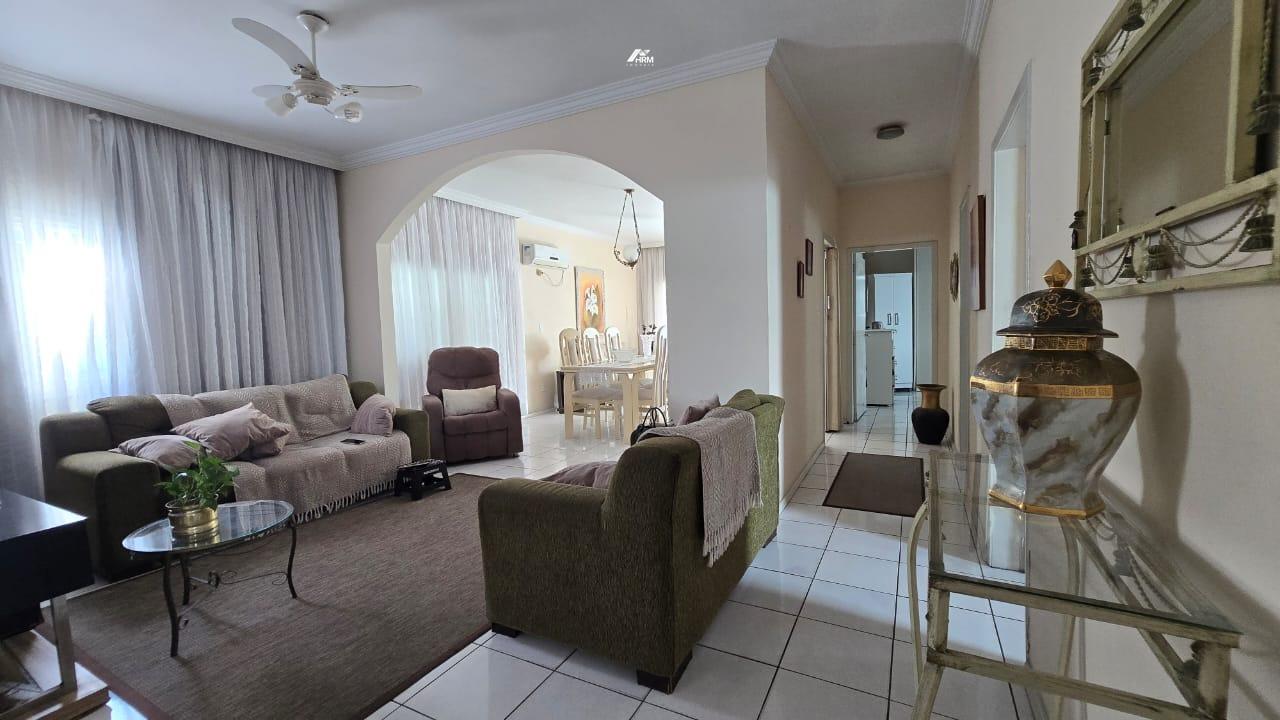 Casa à venda no Centro: 