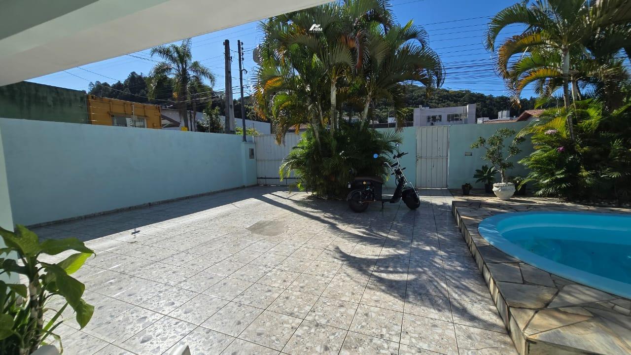 Casa à venda no Centro: 