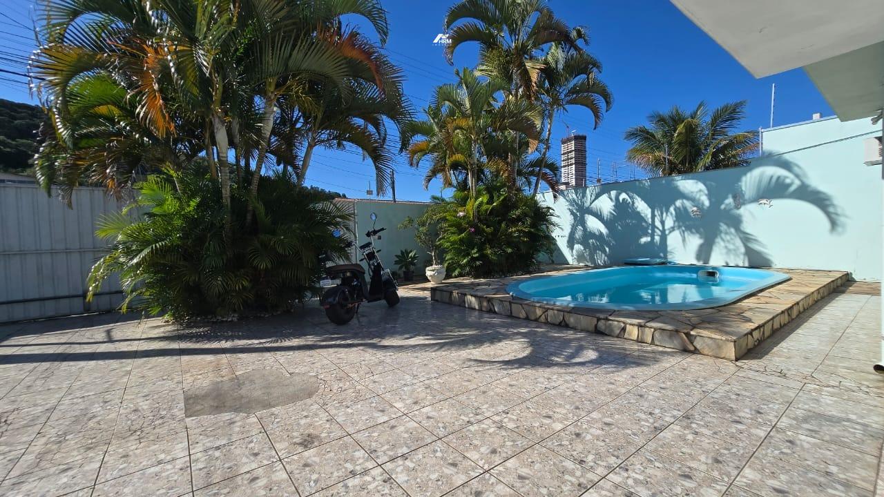 Casa à venda no Centro: 