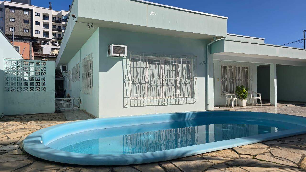 Casa à venda no Centro: 