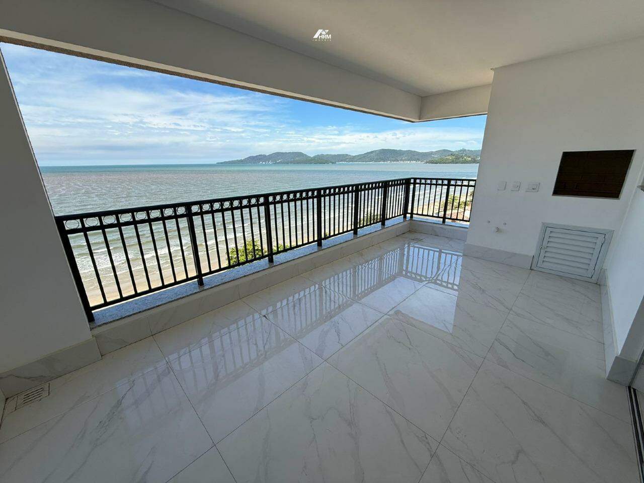 Apartamento à venda no Perequê: 