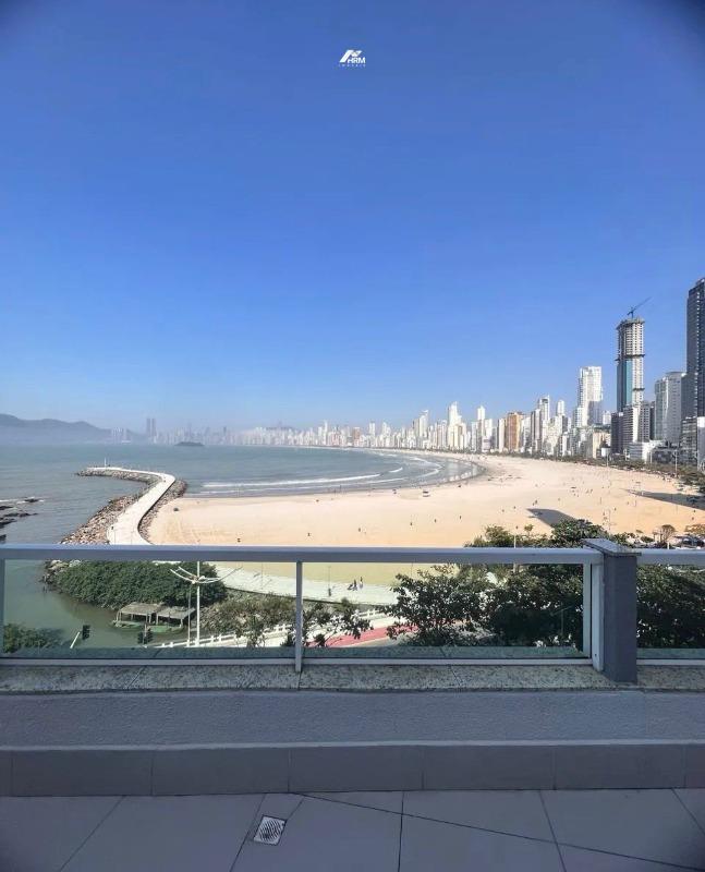 Apartamento à venda no Pioneiros: 