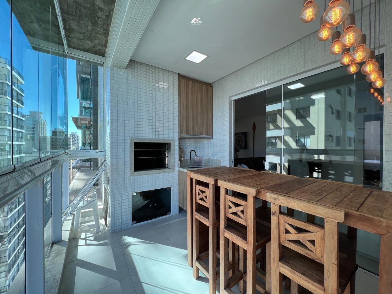 Apartamento à venda no Meia Praia: 