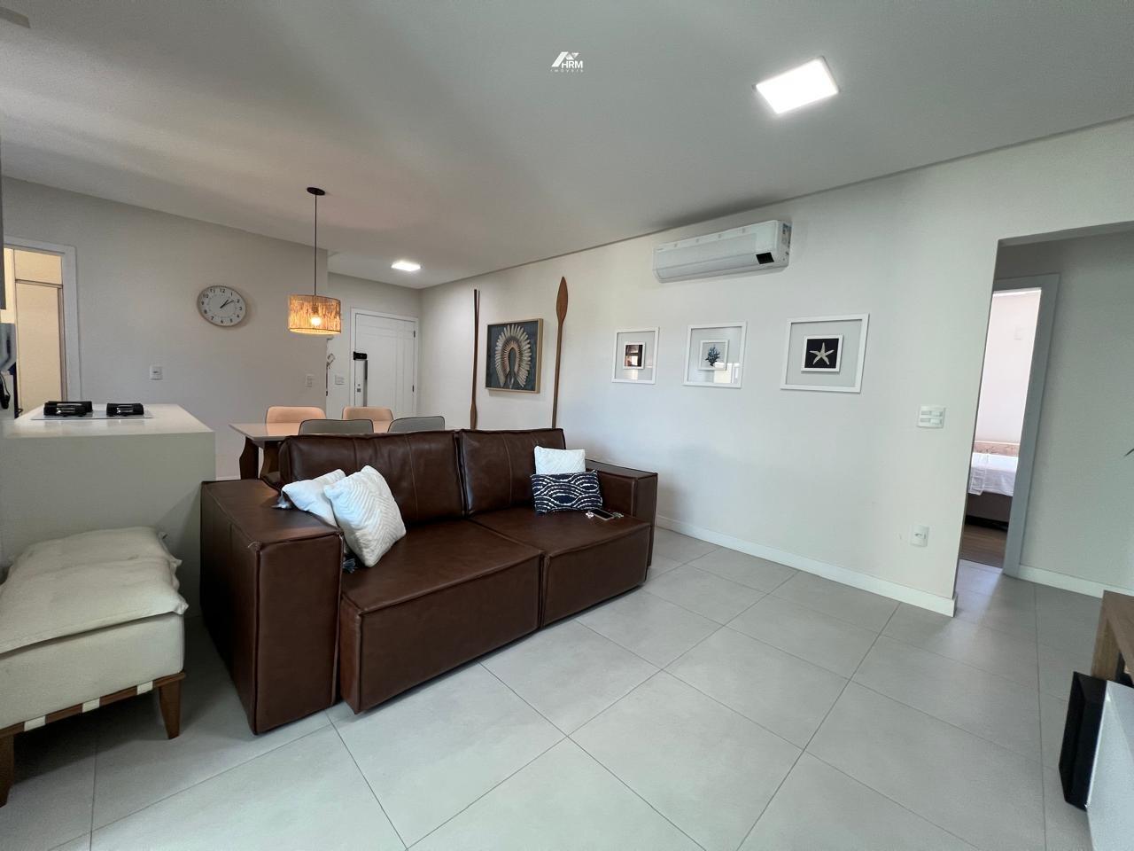 Apartamento à venda no Meia Praia: 