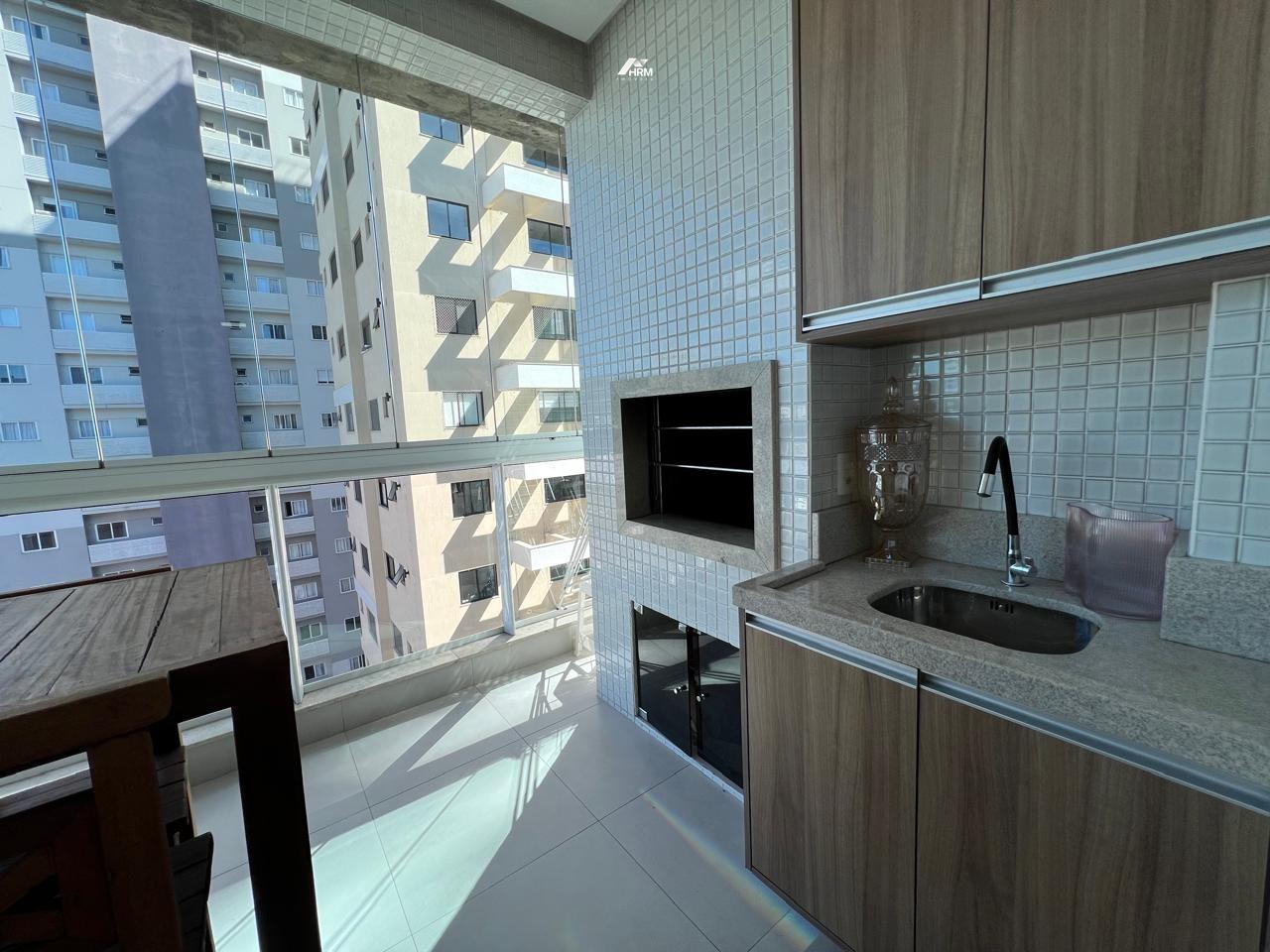 Apartamento à venda no Meia Praia: 