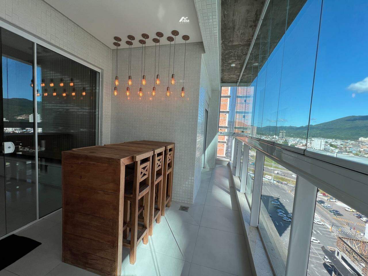 Apartamento à venda no Meia Praia: 