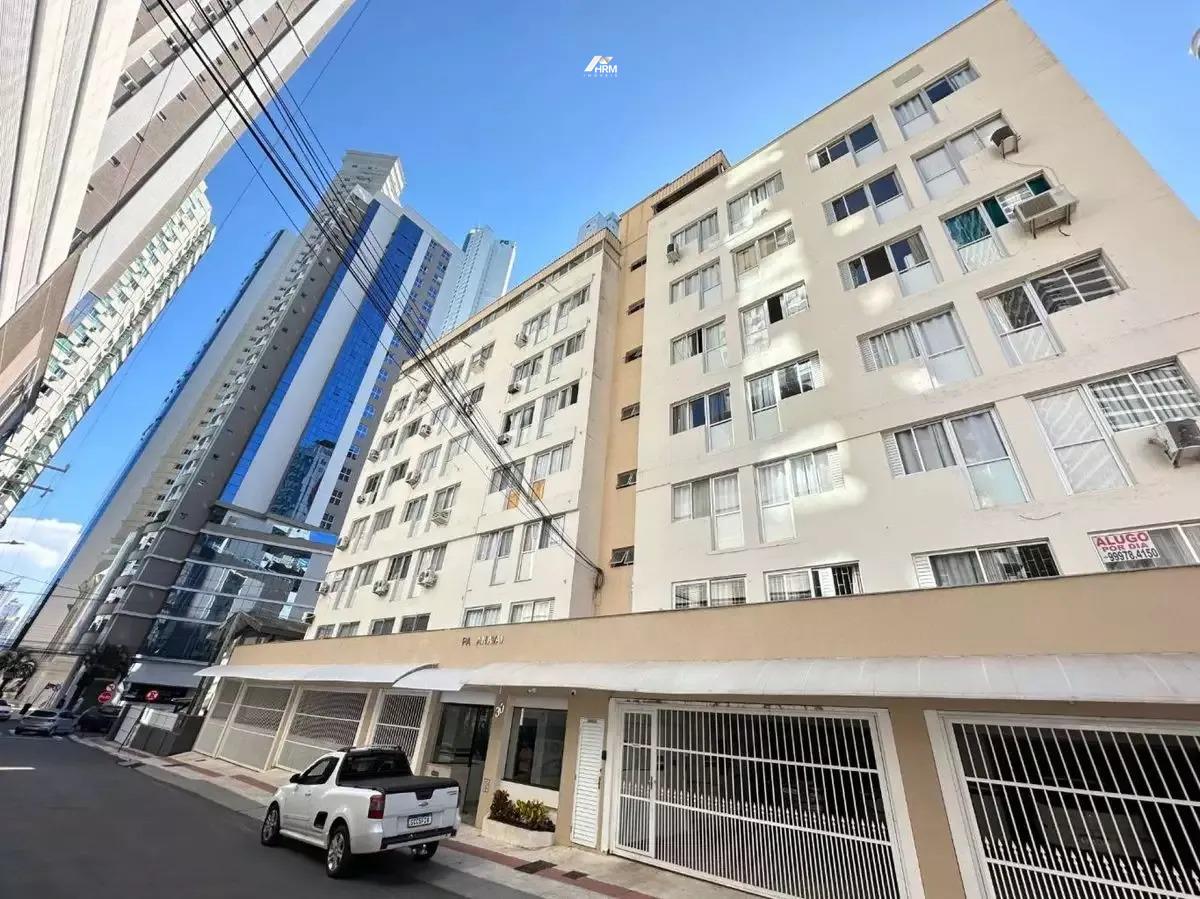 Apartamento à venda no Pioneiros: 