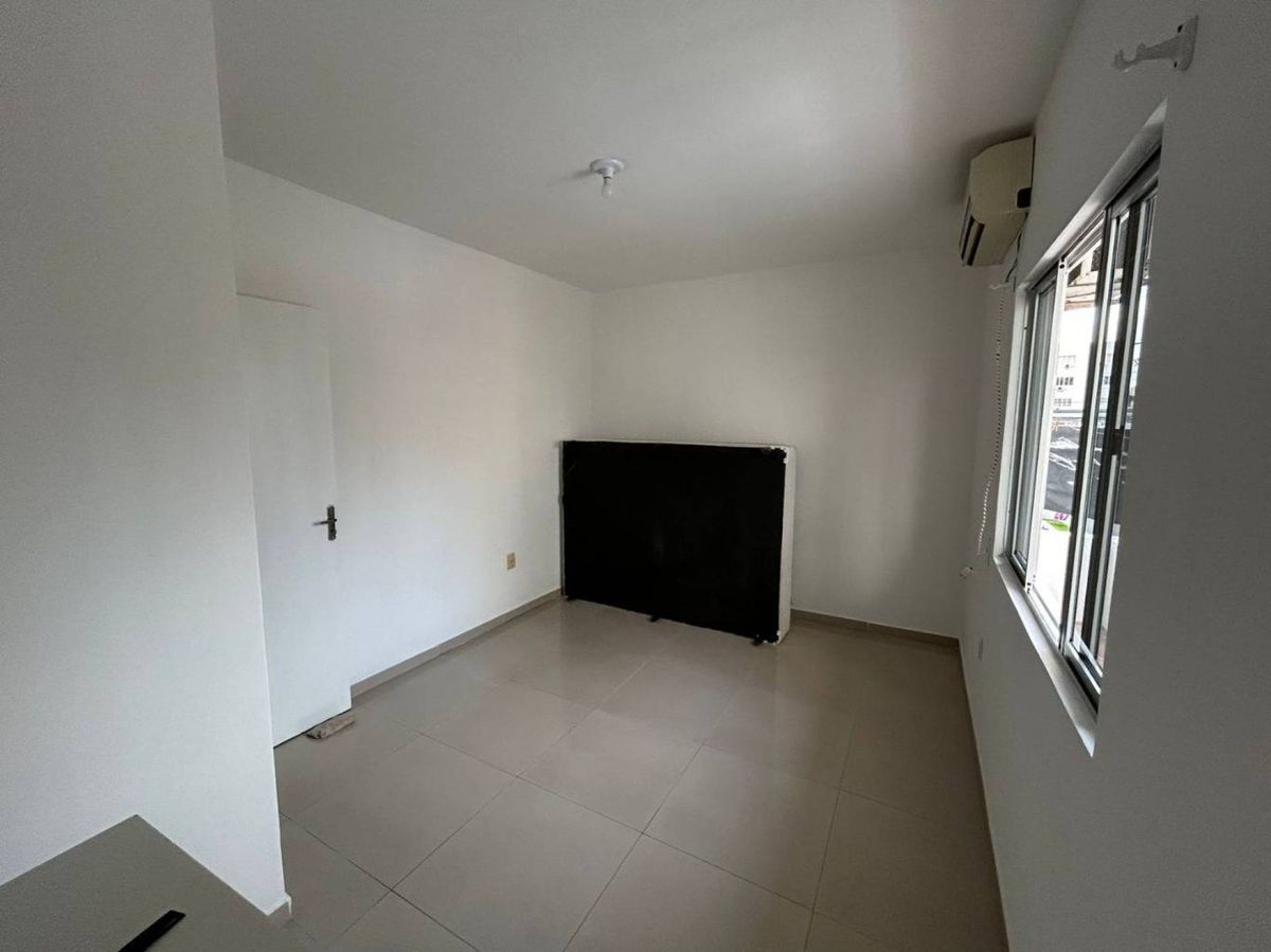 Casa à venda no Centro: 