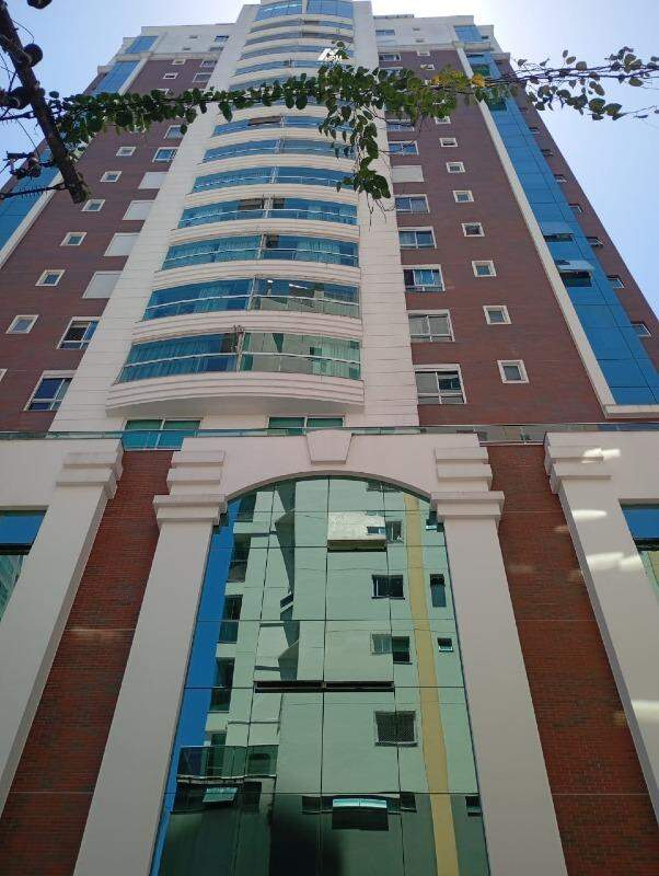 Apartamento à venda no Pioneiros: 