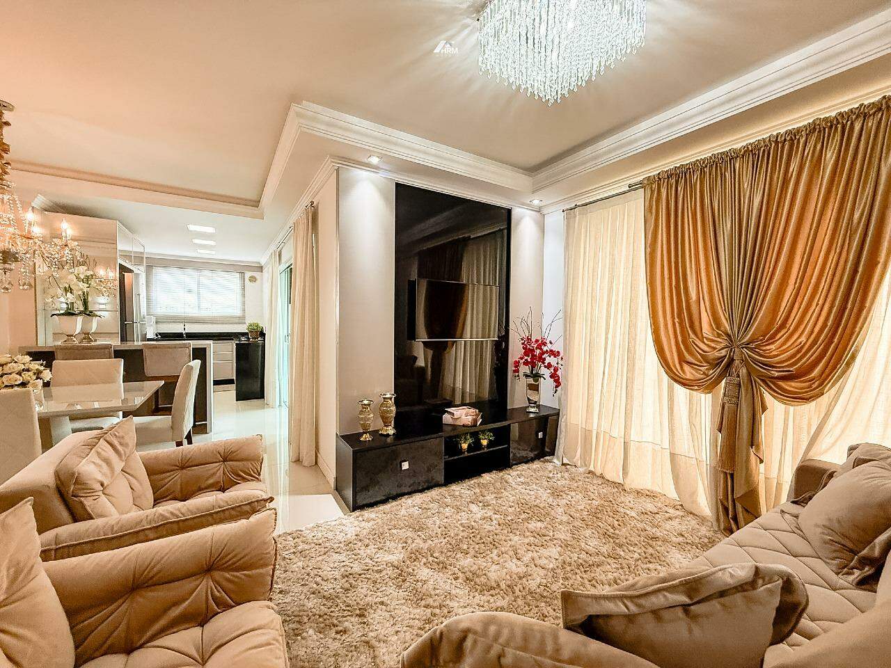 Apartamento à venda no Meia Praia: 