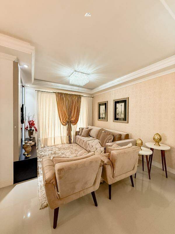 Apartamento à venda no Meia Praia: 