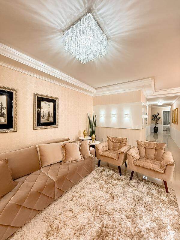 Apartamento à venda no Meia Praia: 