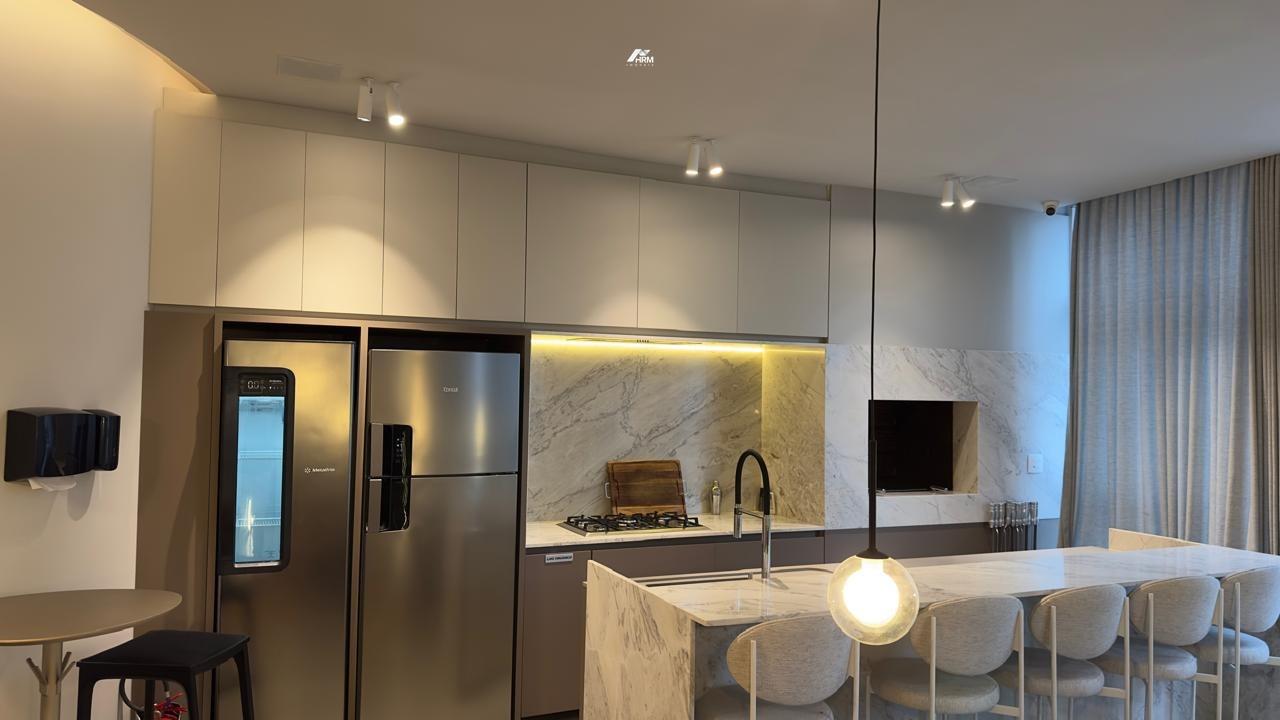 Apartamento à venda no Meia Praia: 