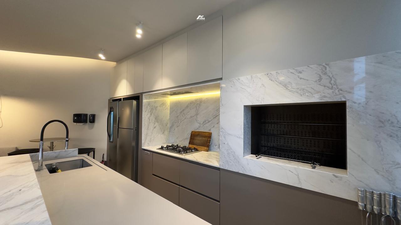 Apartamento à venda no Meia Praia: 