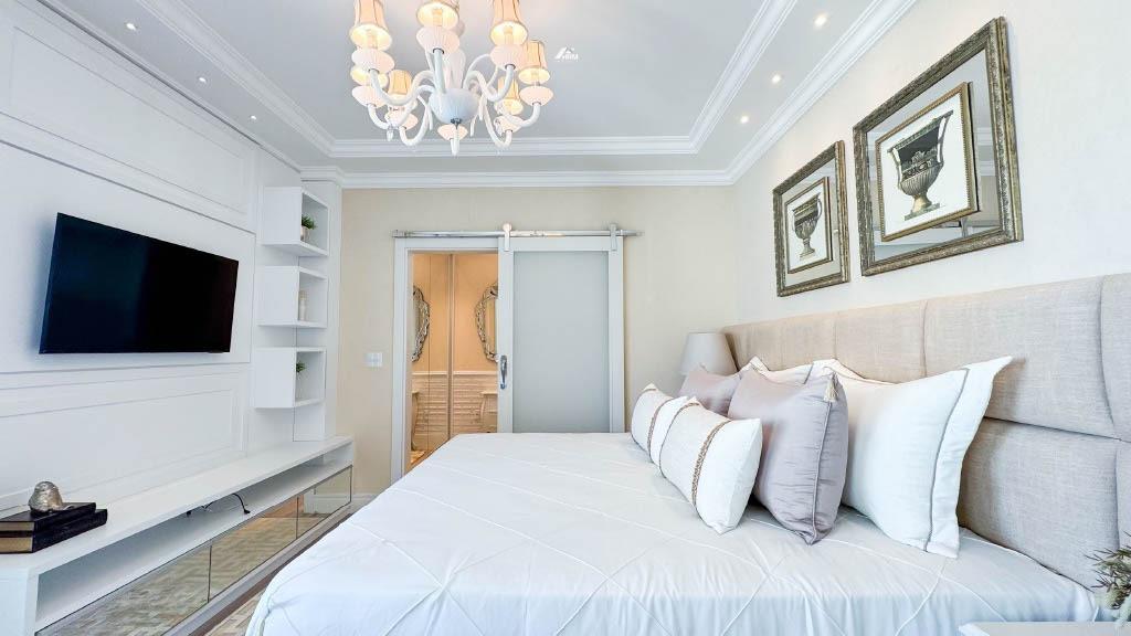 Cobertura à venda no Meia Praia: 