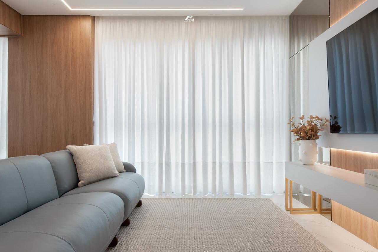 Apartamento à venda no Meia Praia: 