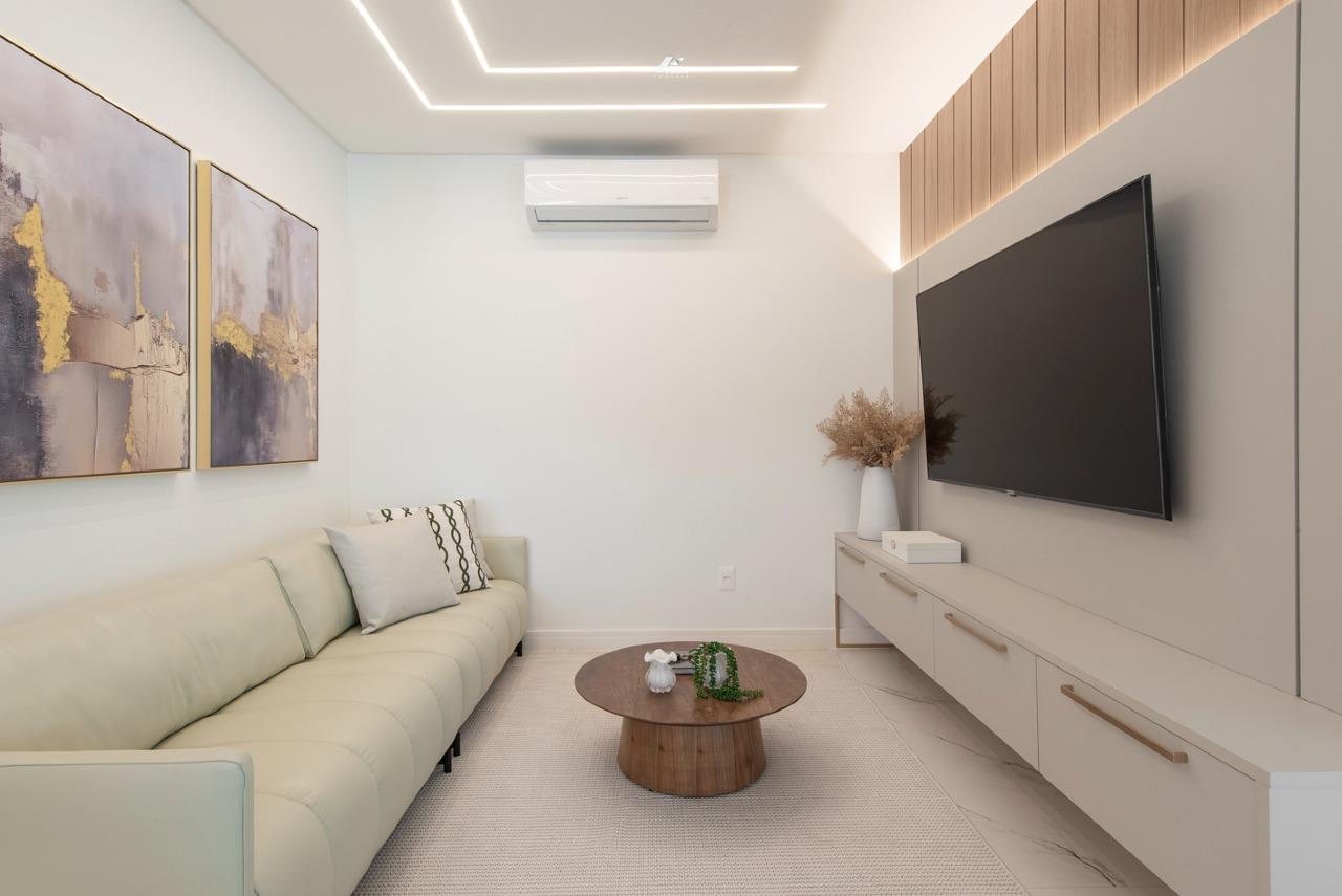 Apartamento à venda no Meia Praia: 