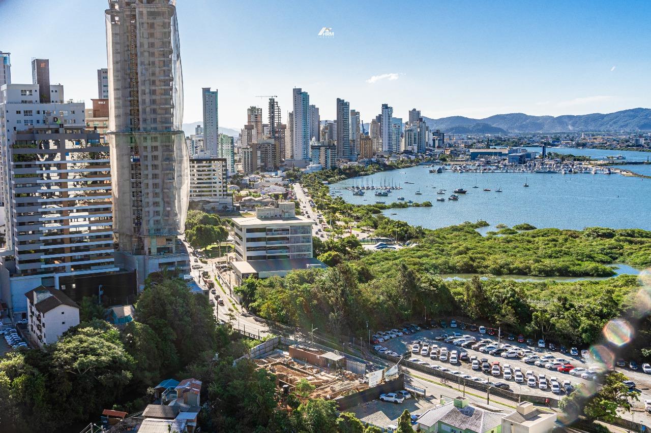 Cobertura à venda no Fazenda: 