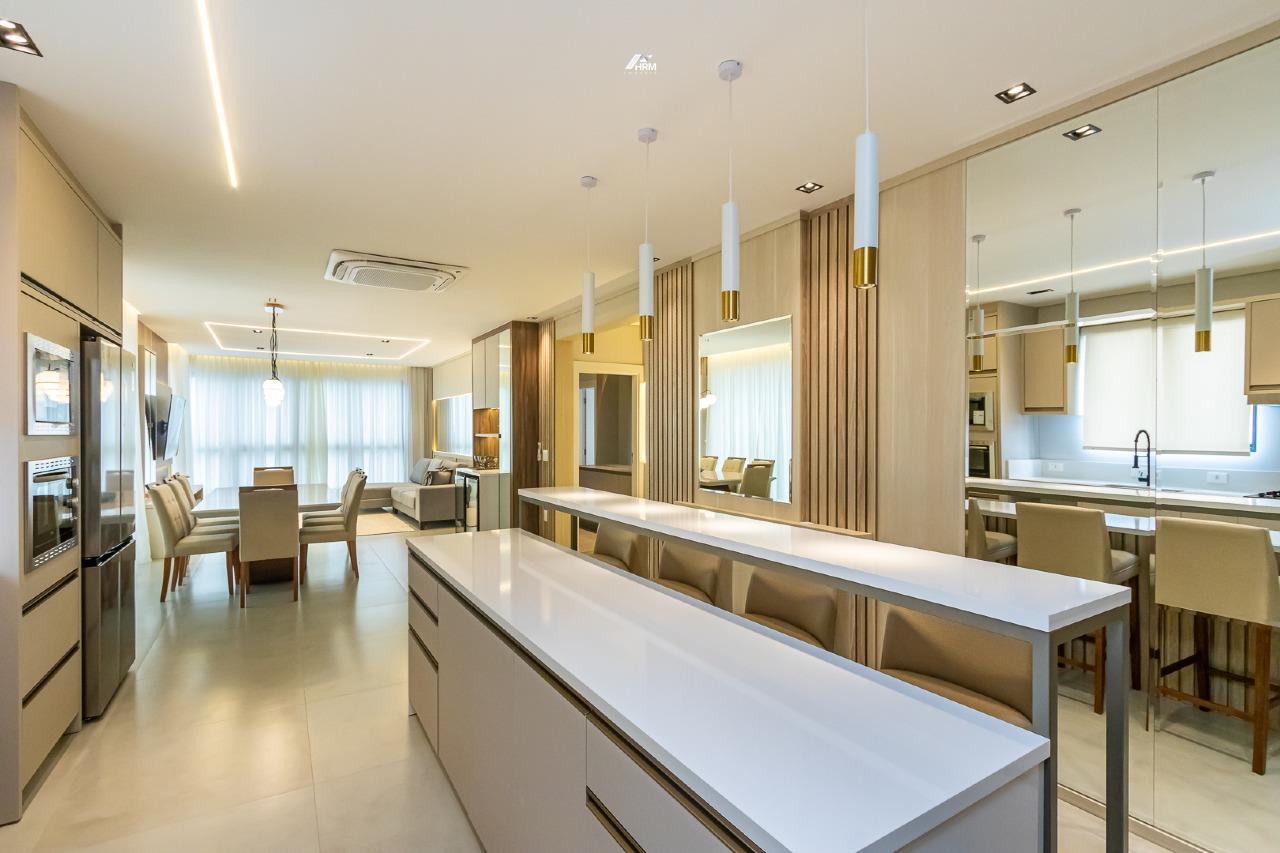 Apartamento à venda no Pioneiros: 