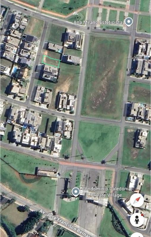 Terreno à venda no Santa Regina: 