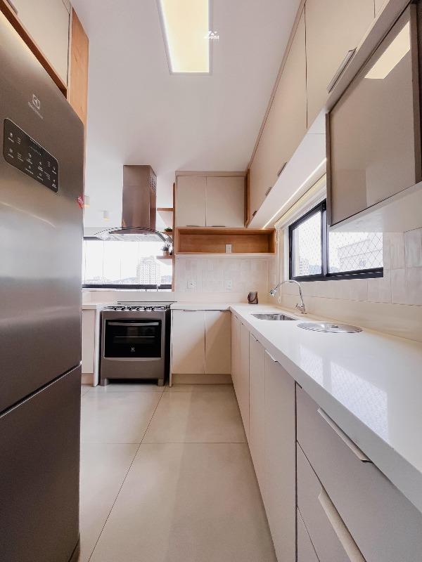 Apartamento à venda no Meia Praia: 