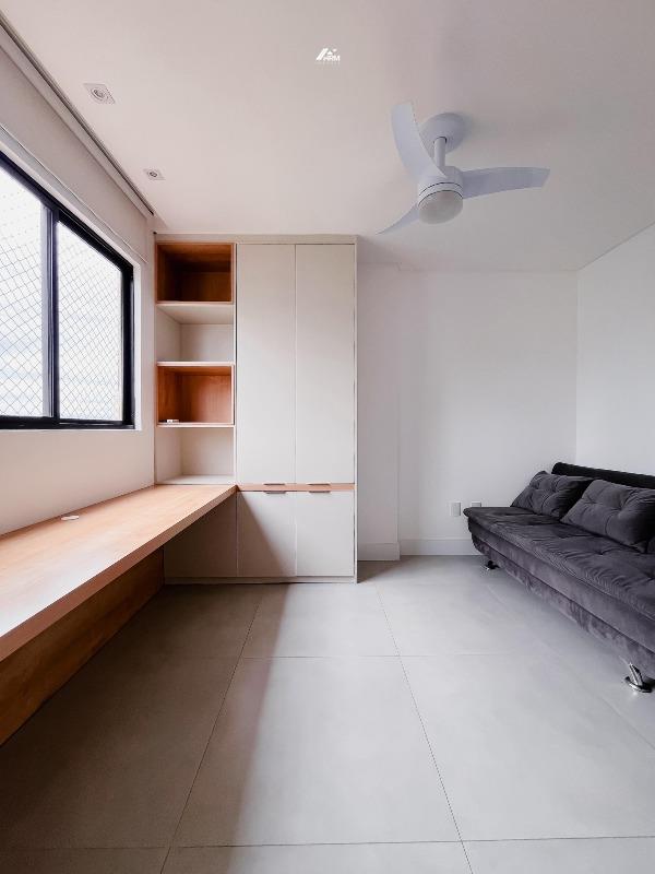 Apartamento à venda no Meia Praia: 