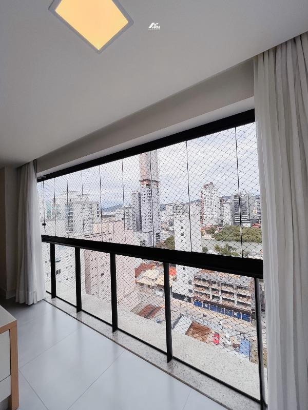 Apartamento à venda no Meia Praia: 