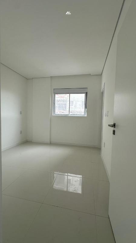 Apartamento à venda no Balneário Perequê: 