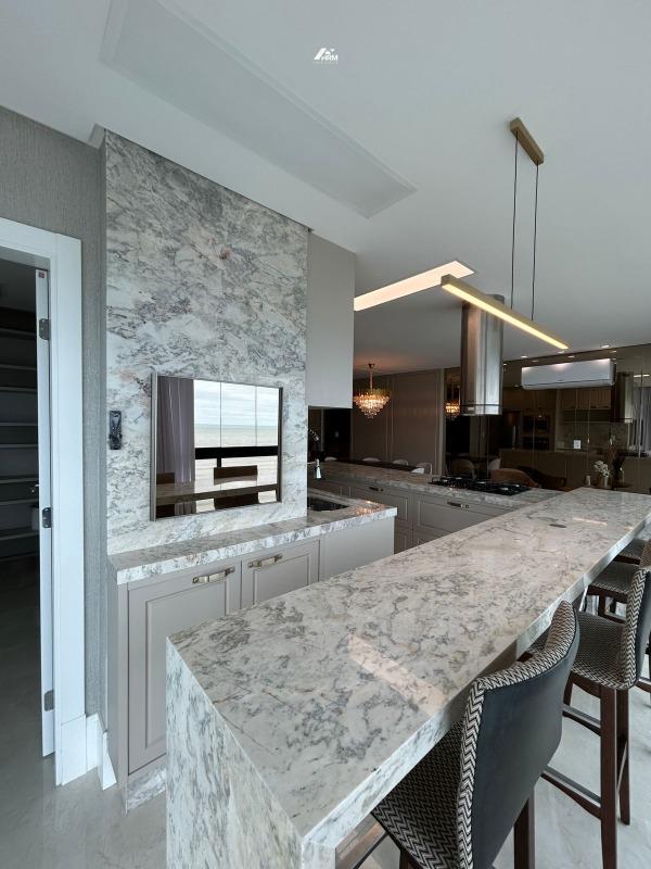 Apartamento à venda no Meia Praia: 