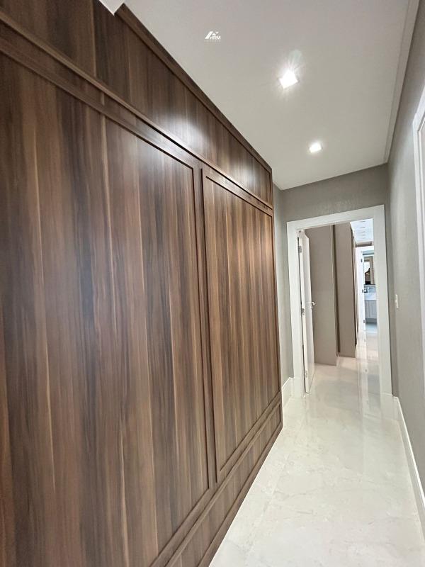 Apartamento à venda no Meia Praia: 