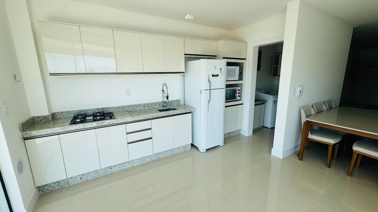 Apartamento à venda no Meia Praia: 
