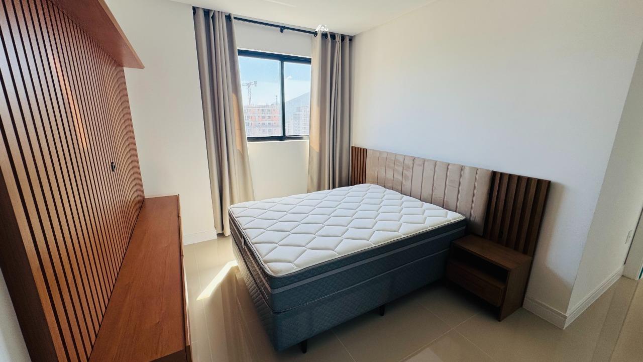 Apartamento à venda no Meia Praia: 