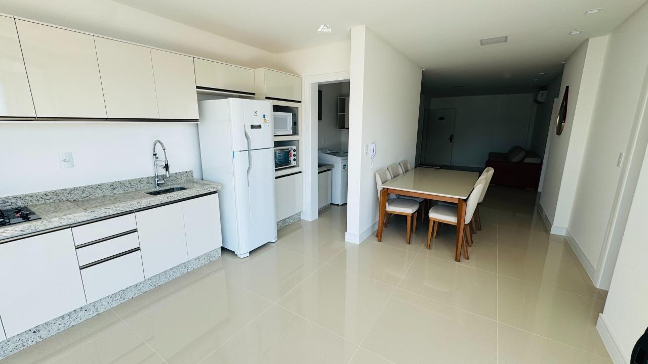 Apartamento à venda no Meia Praia: 