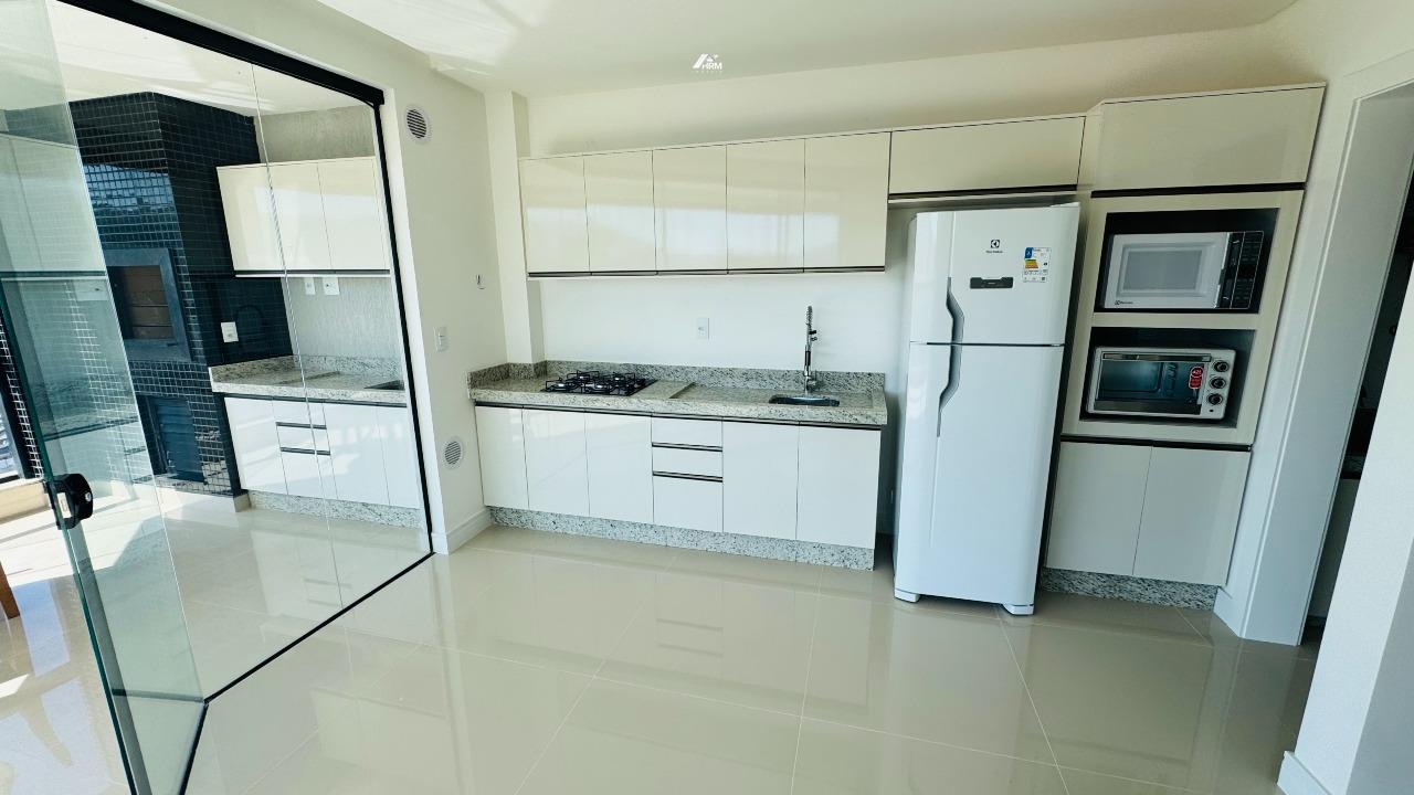 Apartamento à venda no Meia Praia: 