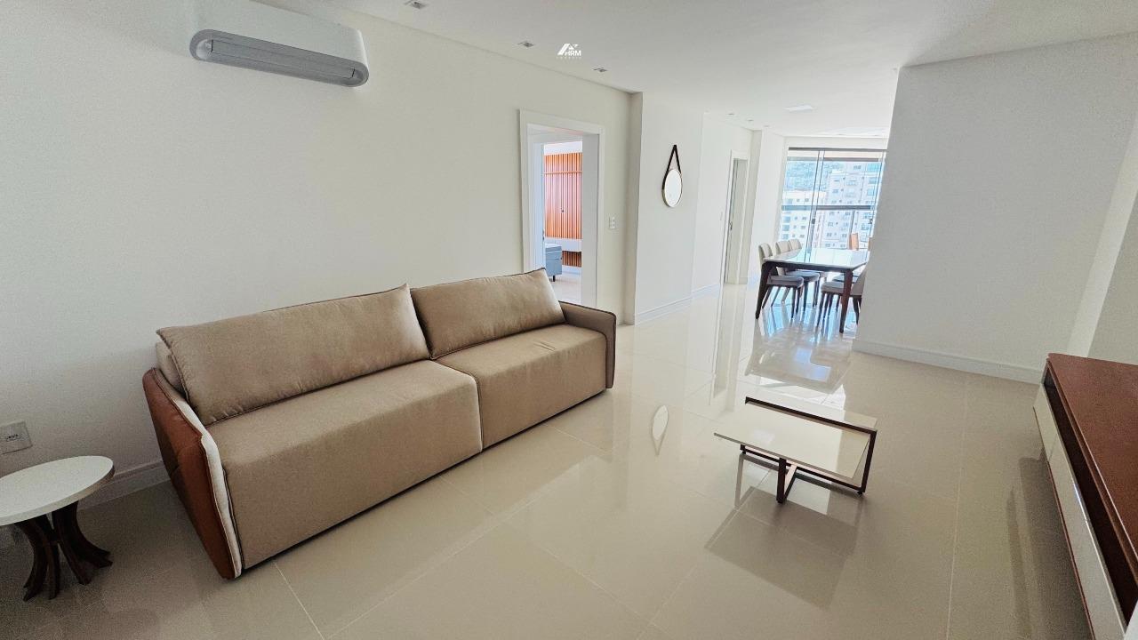 Apartamento à venda no Meia Praia: 