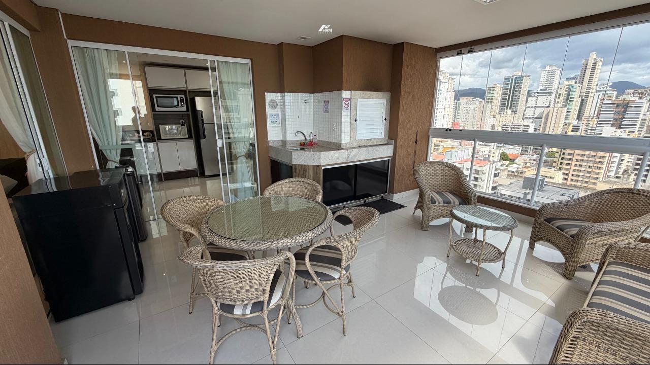 Apartamento à venda no Meia Praia: 