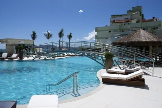 Apartamento à venda no Meia Praia: 