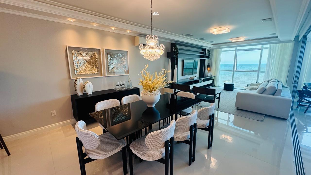 Apartamento à venda no Meia Praia: 